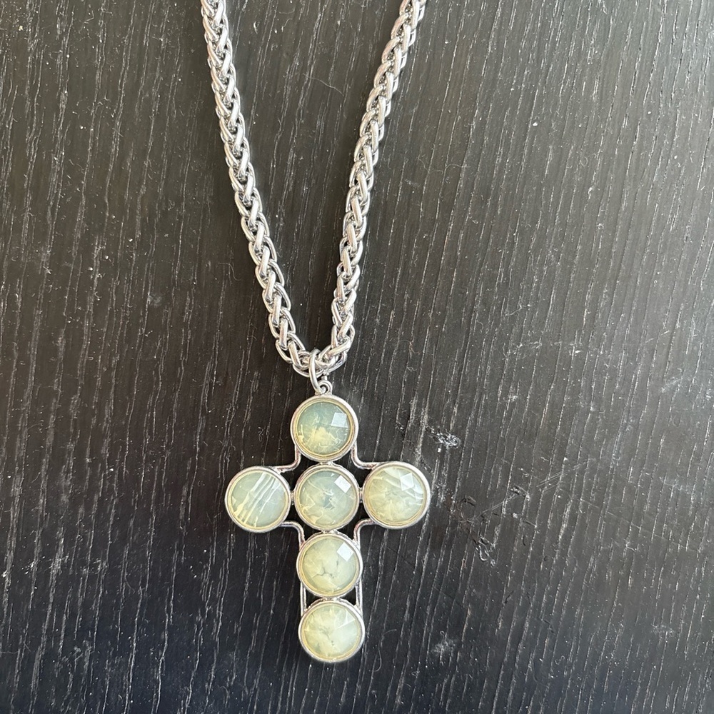 Urban outfitters Ozzy Statement Cross Necklace NEW - Picture 3 of 4